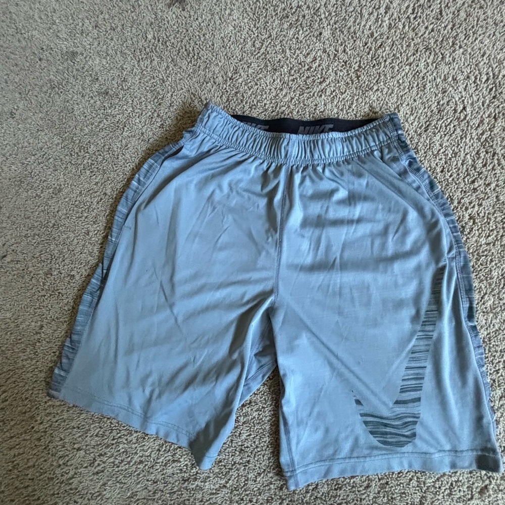 Nike Men's Light Gray Athletic Shorts